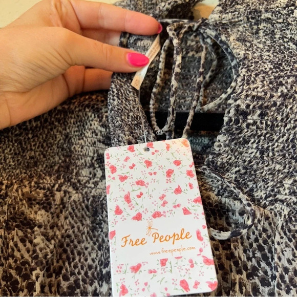 NWT Free People Roma snake print Blouse - Picture 8 of 8